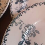 Lot de 7 assiettes plates.
