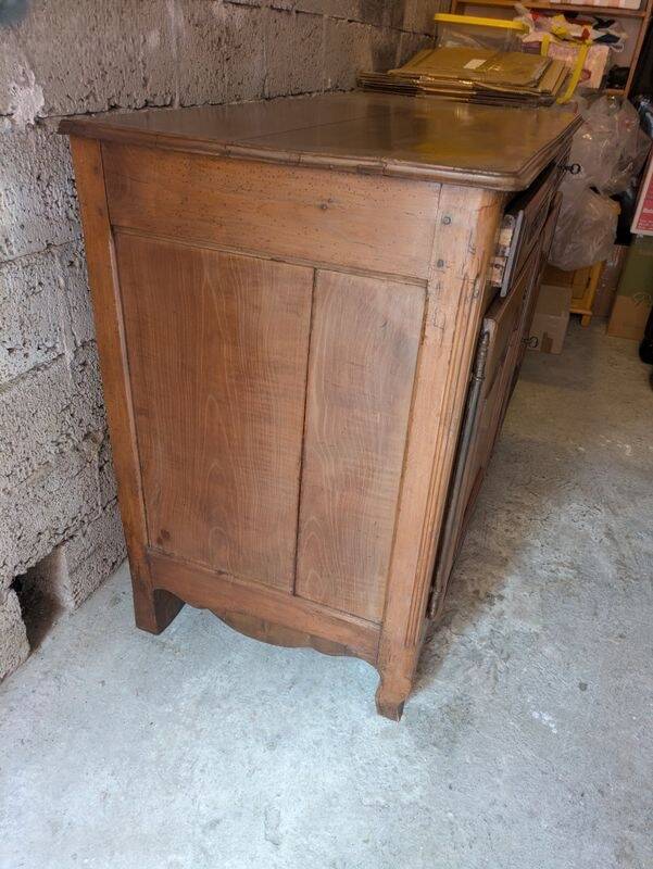 Sells very old in very good condition.