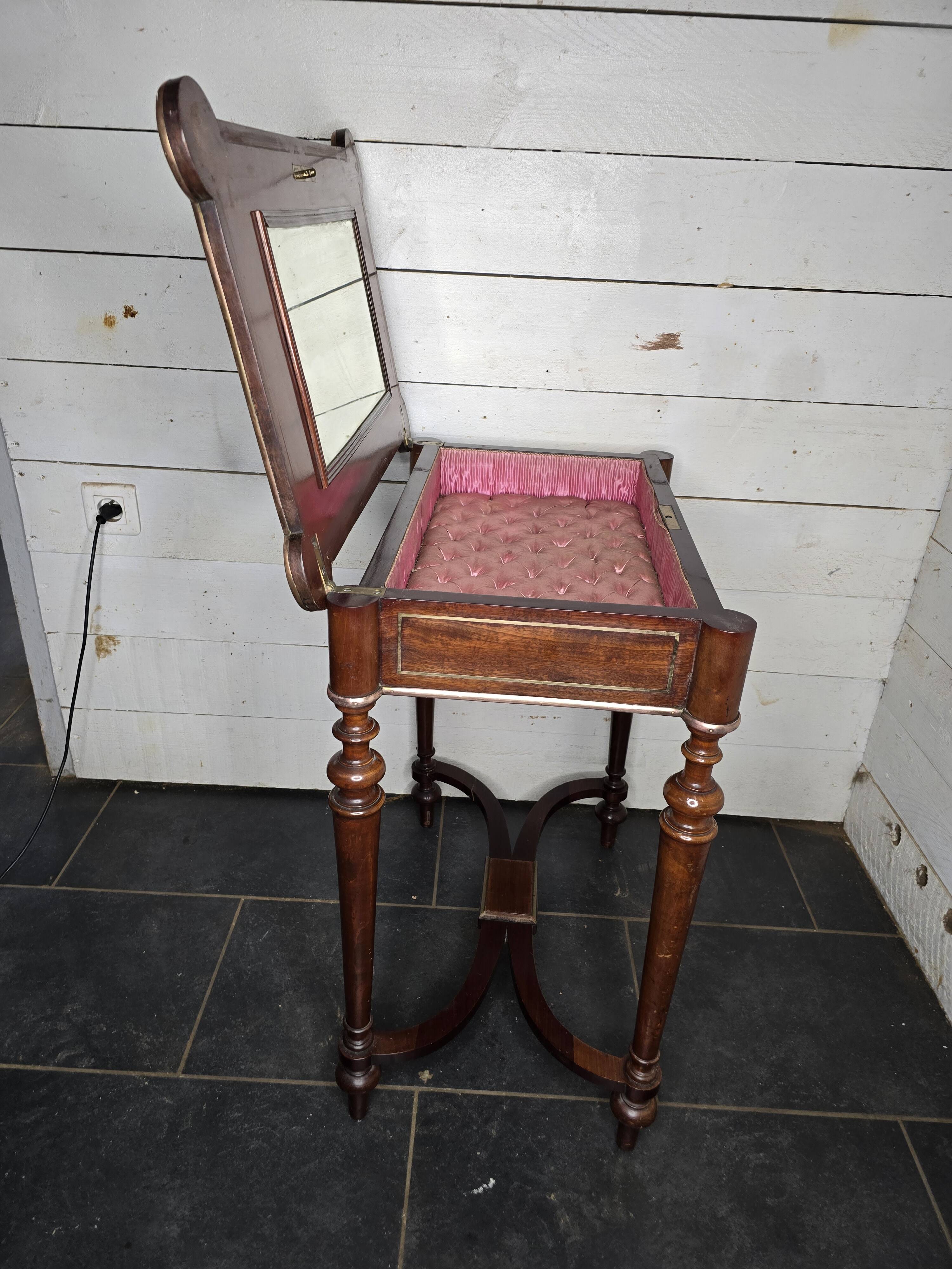 Napoleon III mahogany dressing table