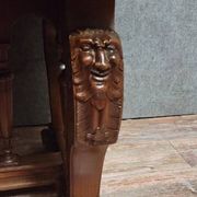 Table de milieu en noyer sculpté – Style Néo-Renaissance – XIXe siècle