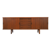 Buffet en teck avec portes coulissantes, Danemark, années 1960.