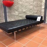 Daybed knoll