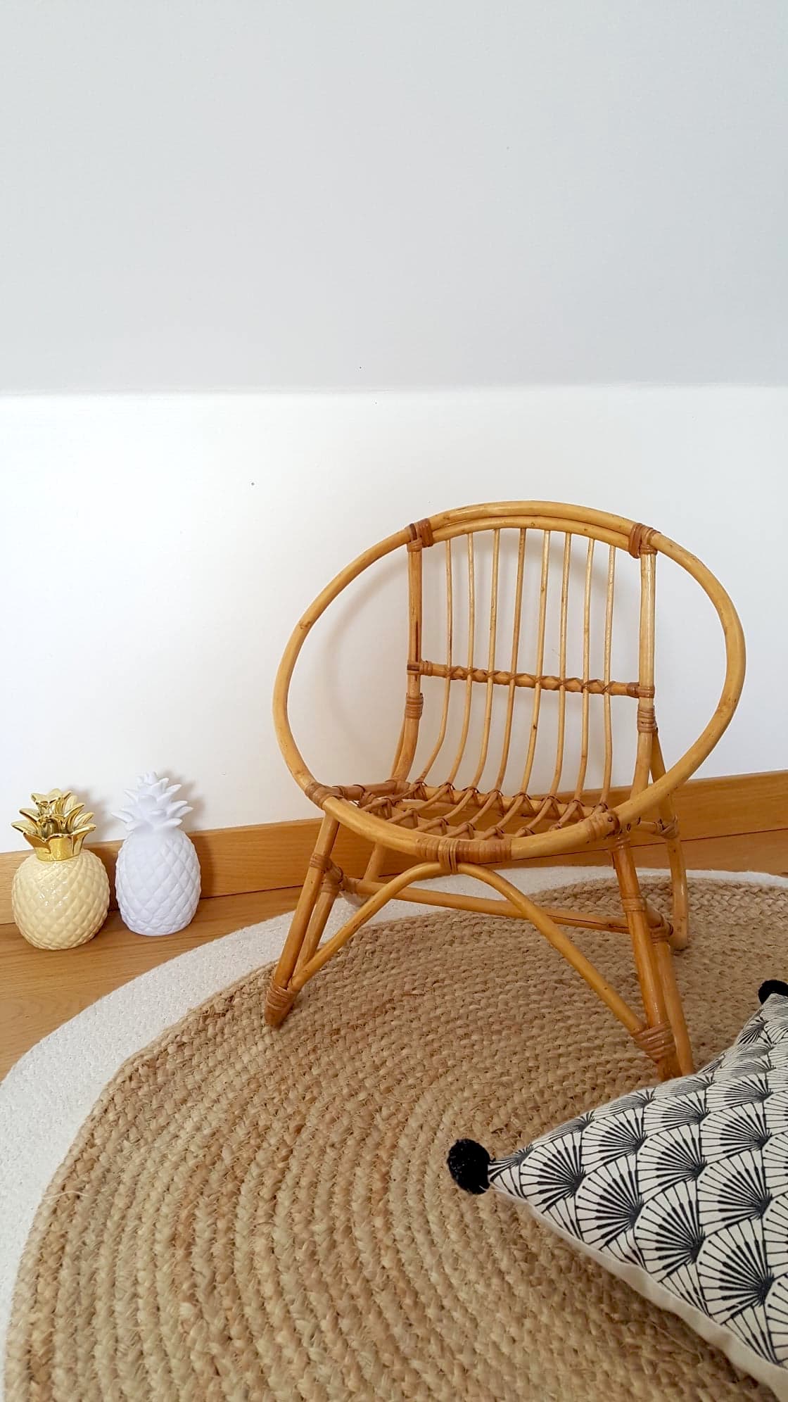 Fauteuil vintage en rotin pour enfant