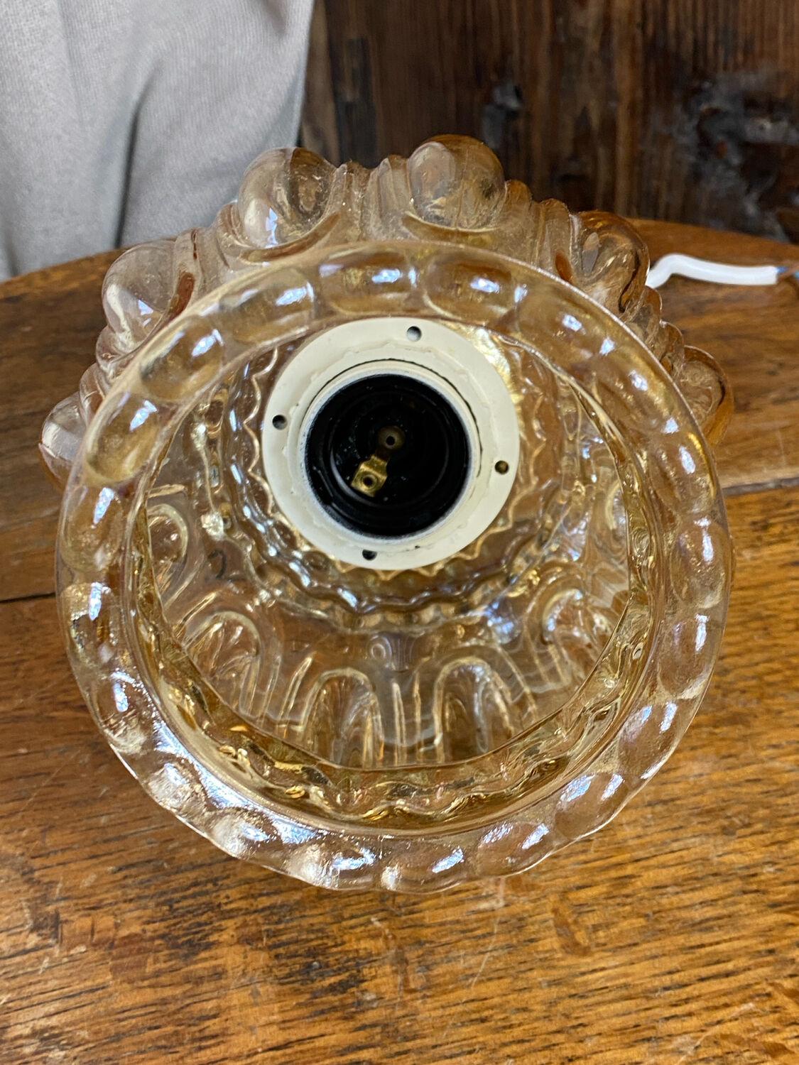 Suspension, baladeuse rétro en verre ambré