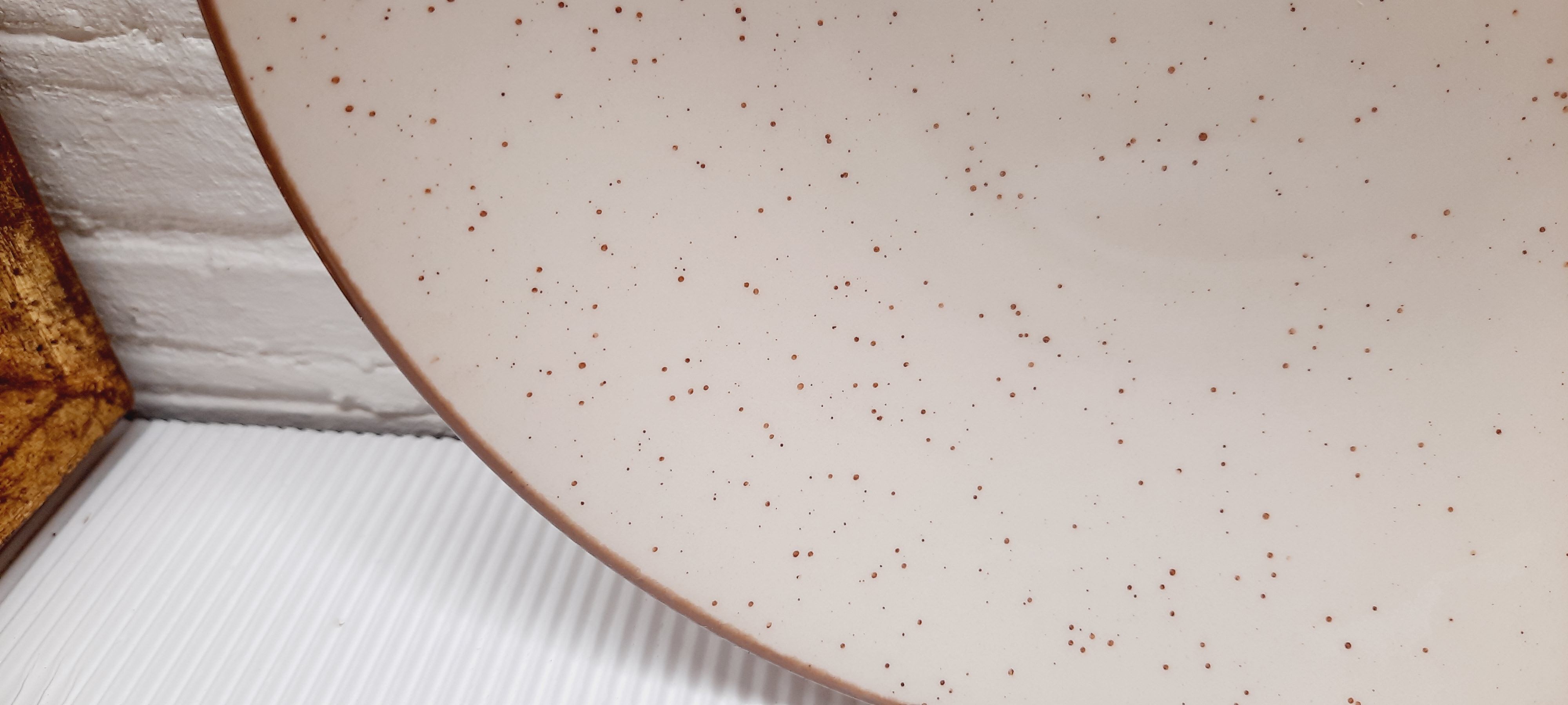 Set 4 plates speckled stoneware