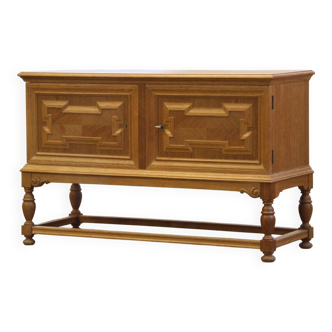 Vintage low sideboard in oak by Henning Kjærnulf, 1960s