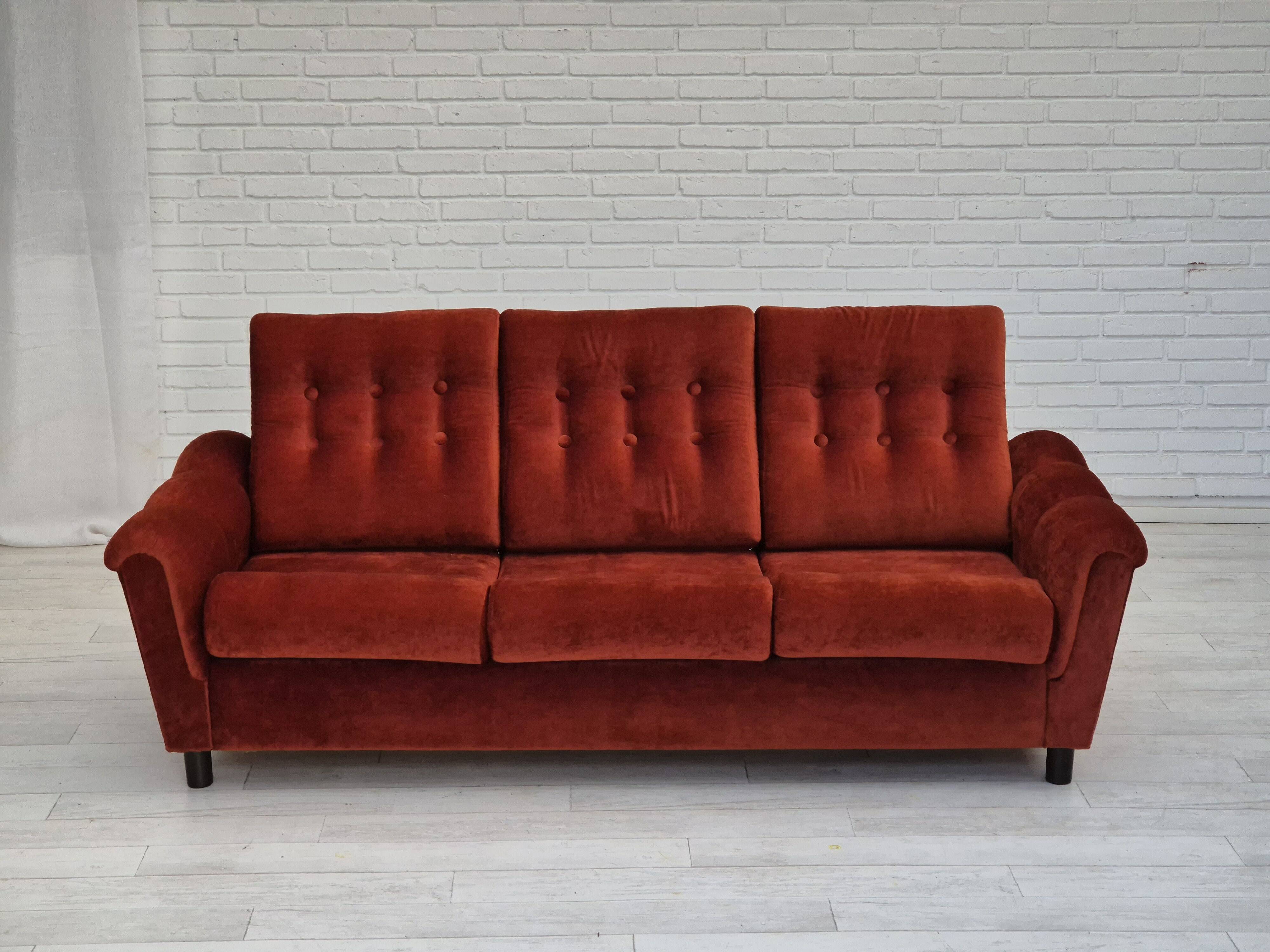 Années 1980, canapé danois 3 places