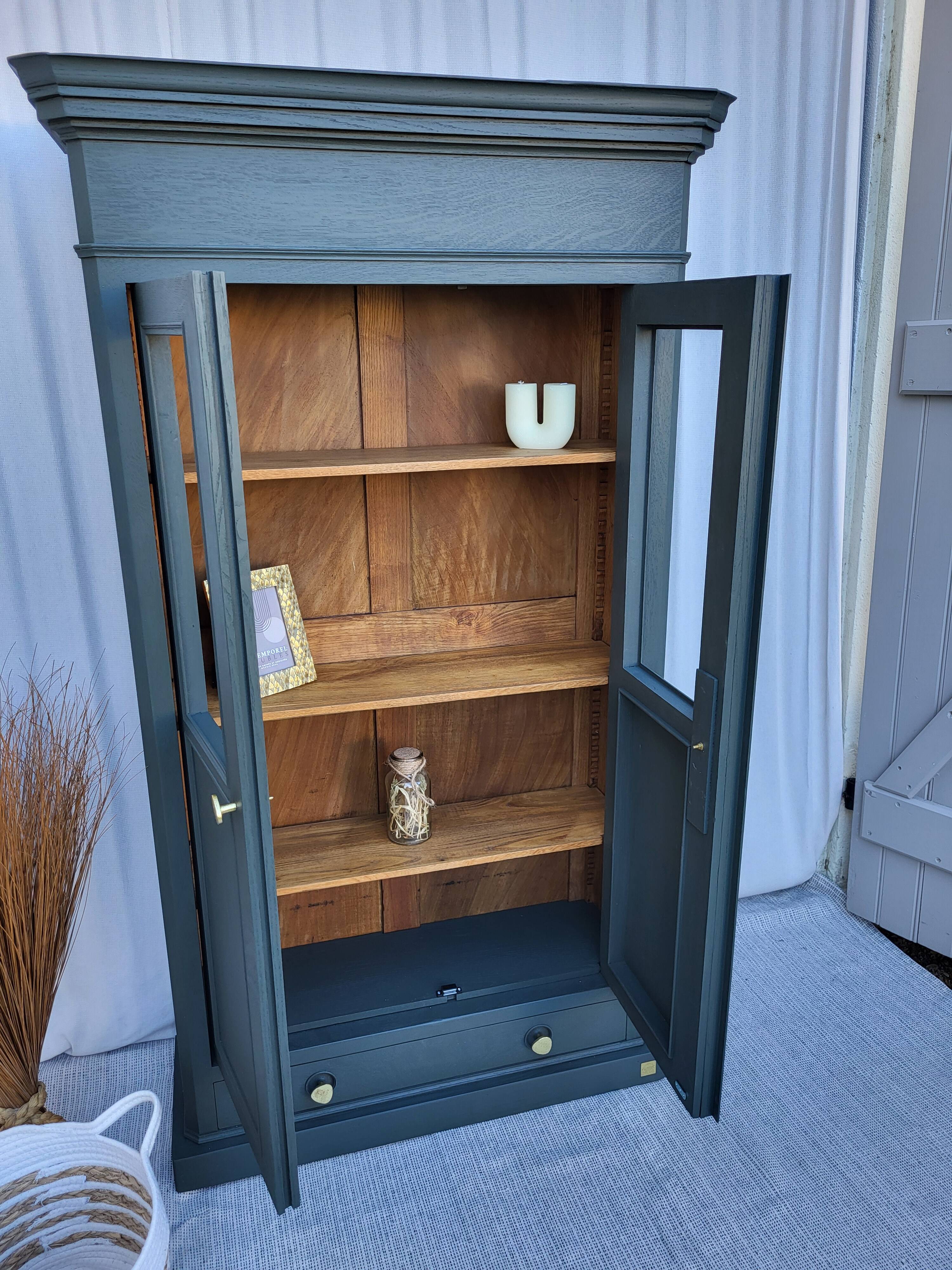 bookcase with 2 glass doors