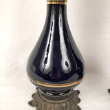 Paire de lampes à pétrole en porcelaine bleu de four, fin XIXe