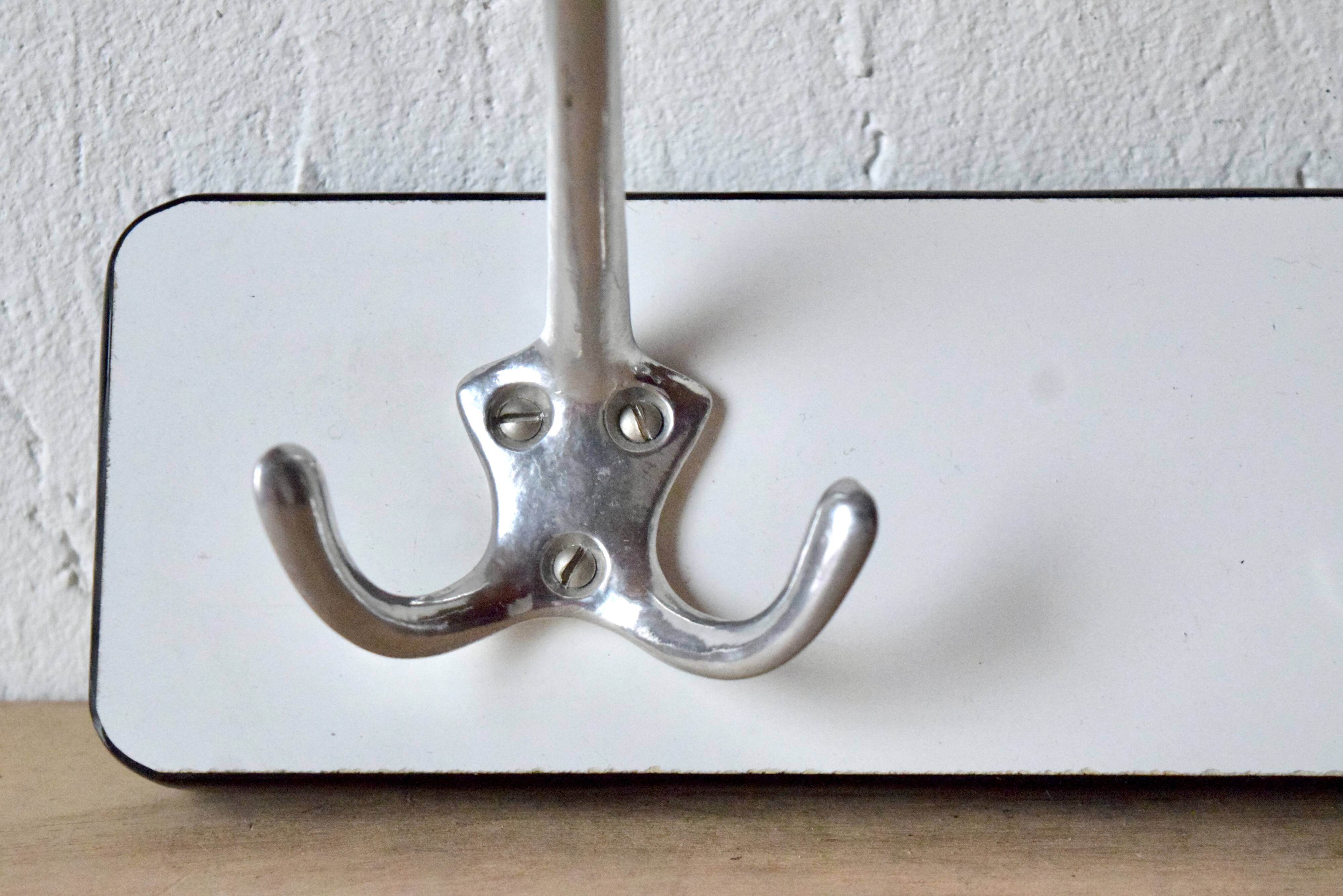 Vintage wall coat rack in white Formica - quadruple hook