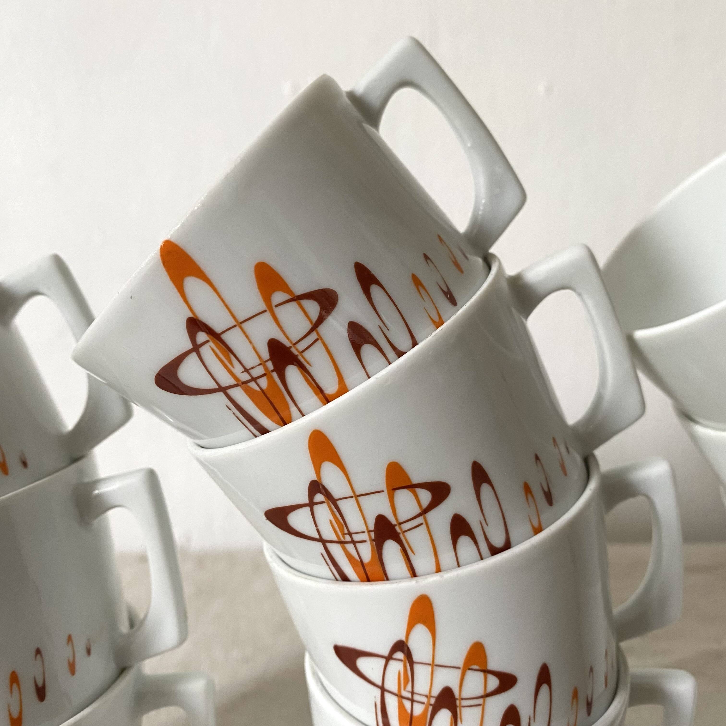 Tasses à café en porcelaine , années 70