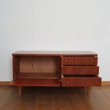 Small Scandinavian row