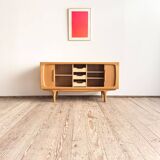 Buffet scandinave Johannes Andersen modèle 240 en chêne, Danemark