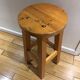 Tabouret sellette en pin années 70