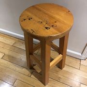 Tabouret sellette en pin années 70