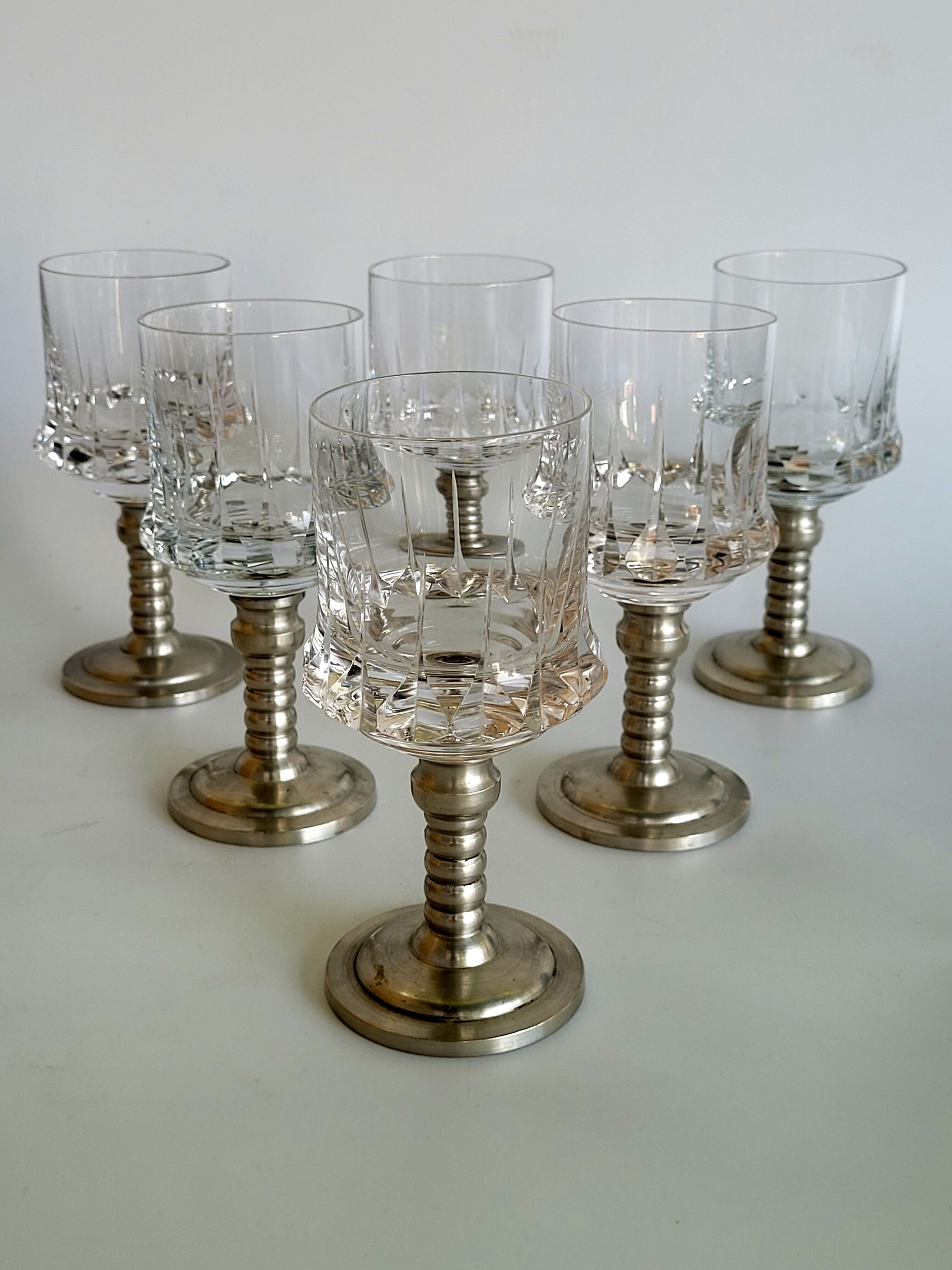 Series of six crystal wine glass with tin foot 9'° 160 ml