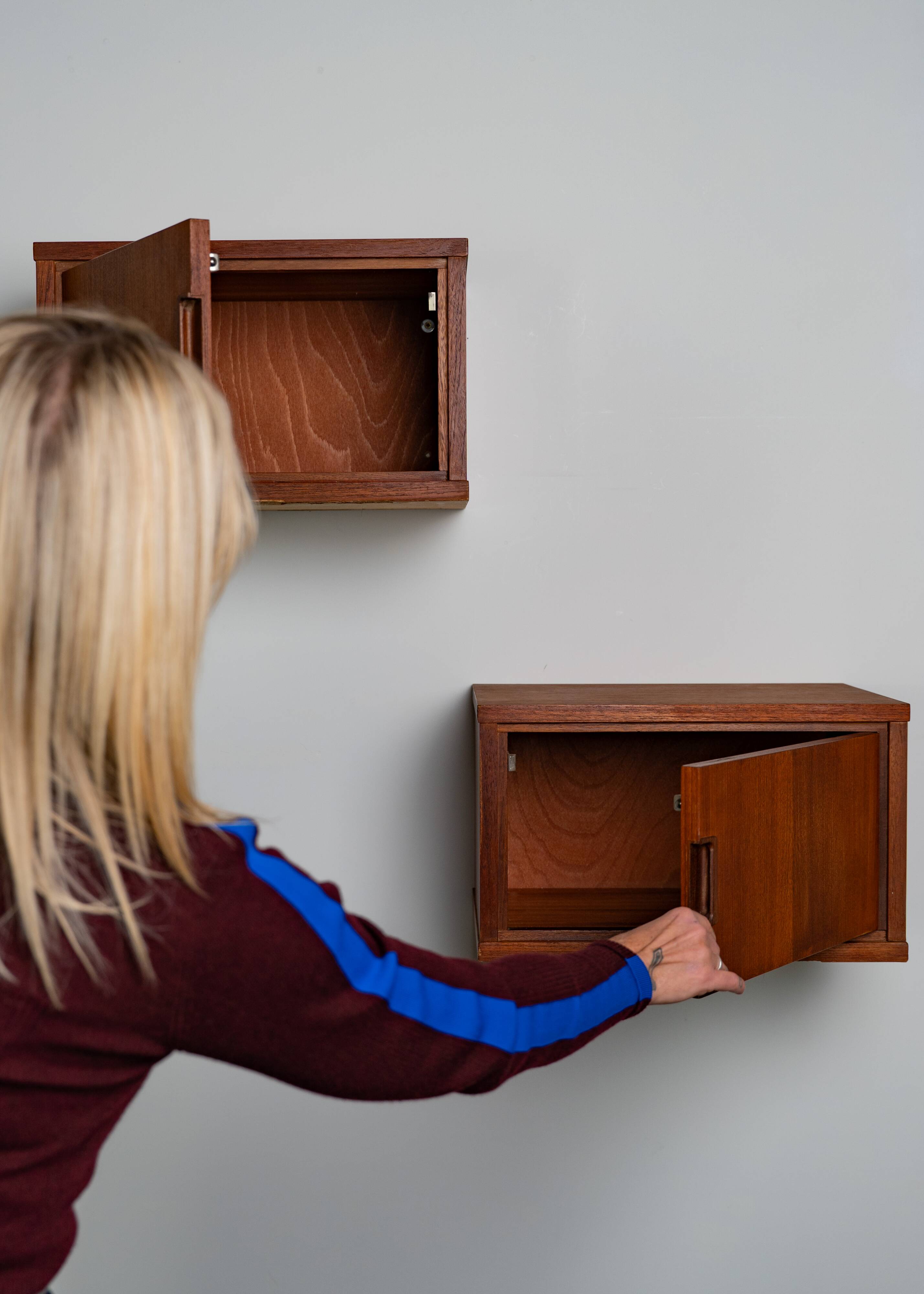 Set of 2 vintage floating nightstands