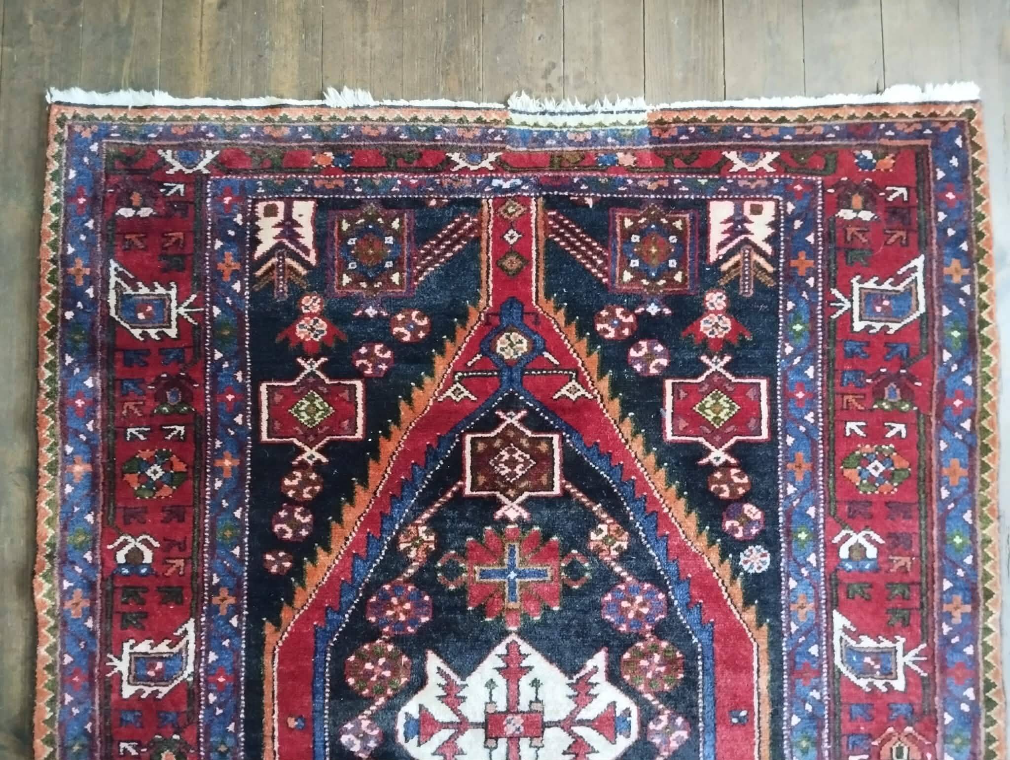 Handmade Mazlaghan Persian rug 192x134cm