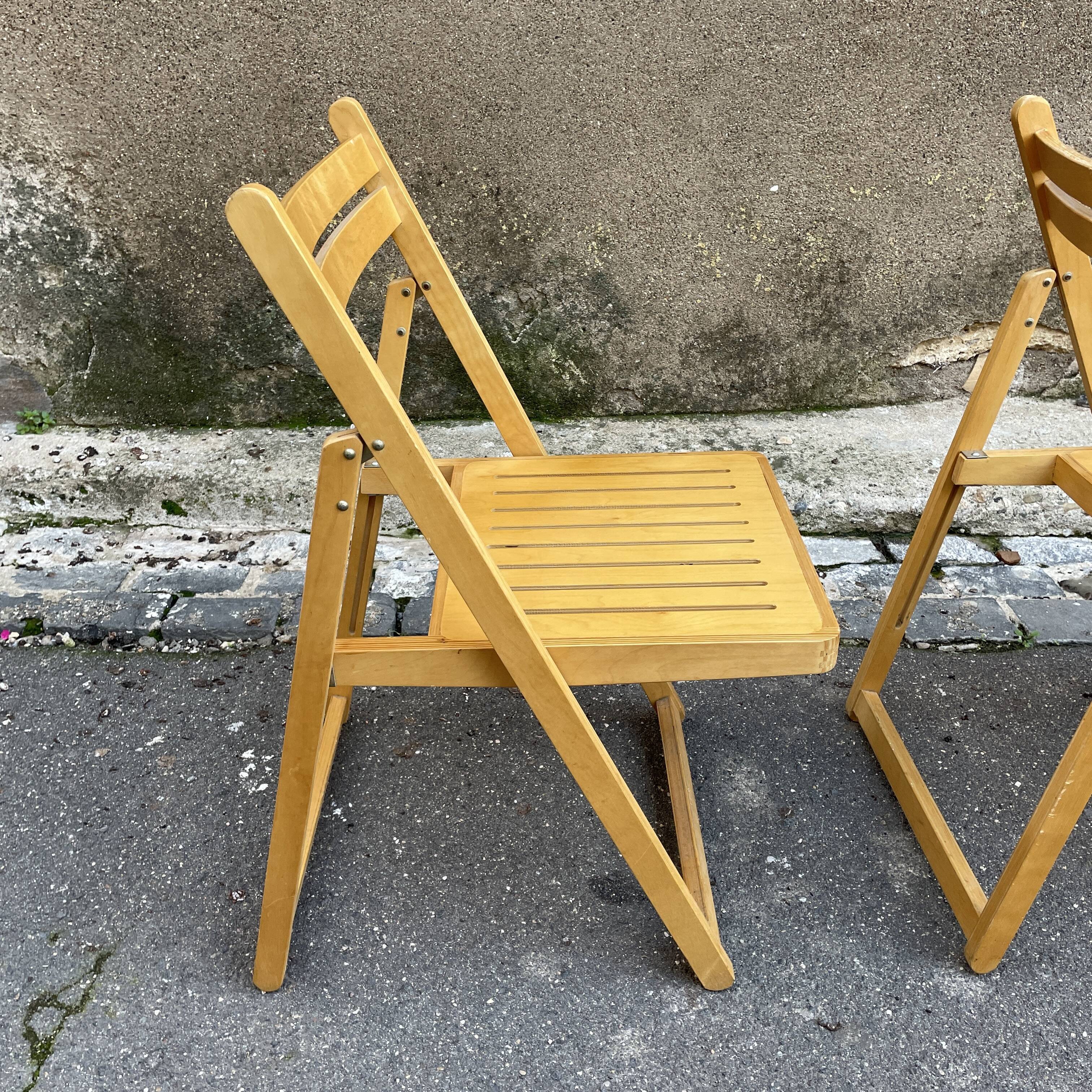 Lot 3 folding chairs vintage wood design