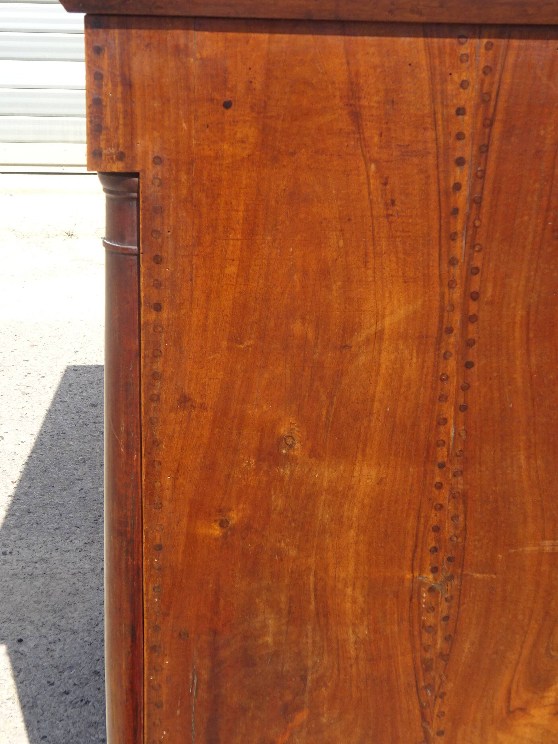 Antique buffet à colonnes semi détachées style Empire