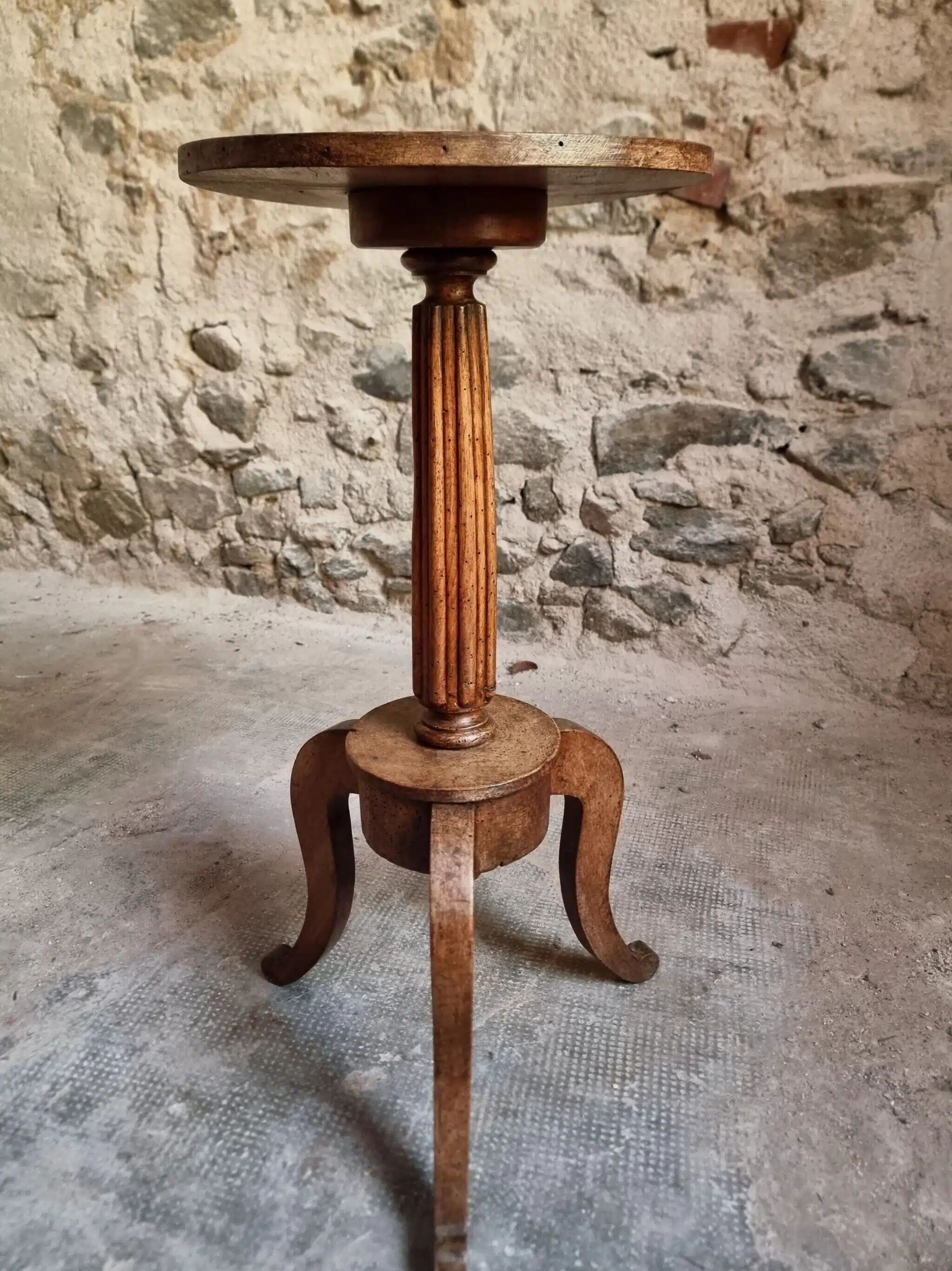 Louis XVI antique guéridon, round pedestal table, solid walnut, circa 1900.