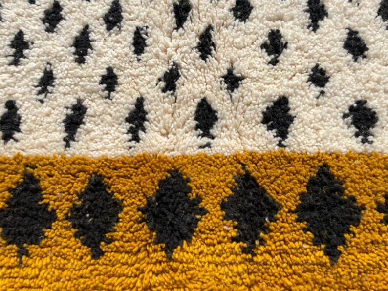 Tapis beni ouraine tissè main traditionnelle taille 200 x 300 cm