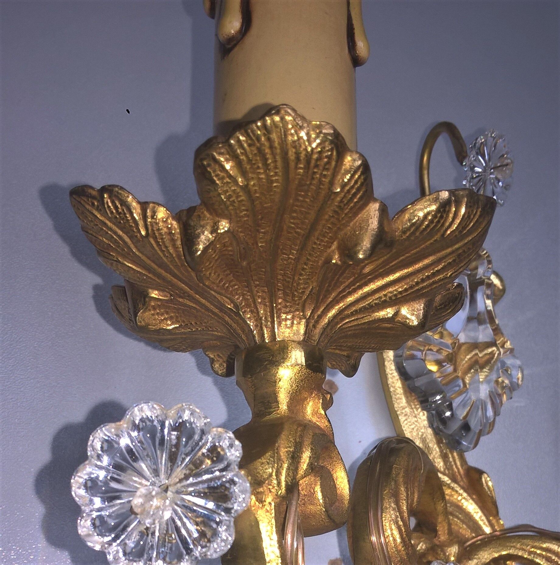 Pair of asymmetrical appliques, gilded bronze and crystal tassels, Louis XV style