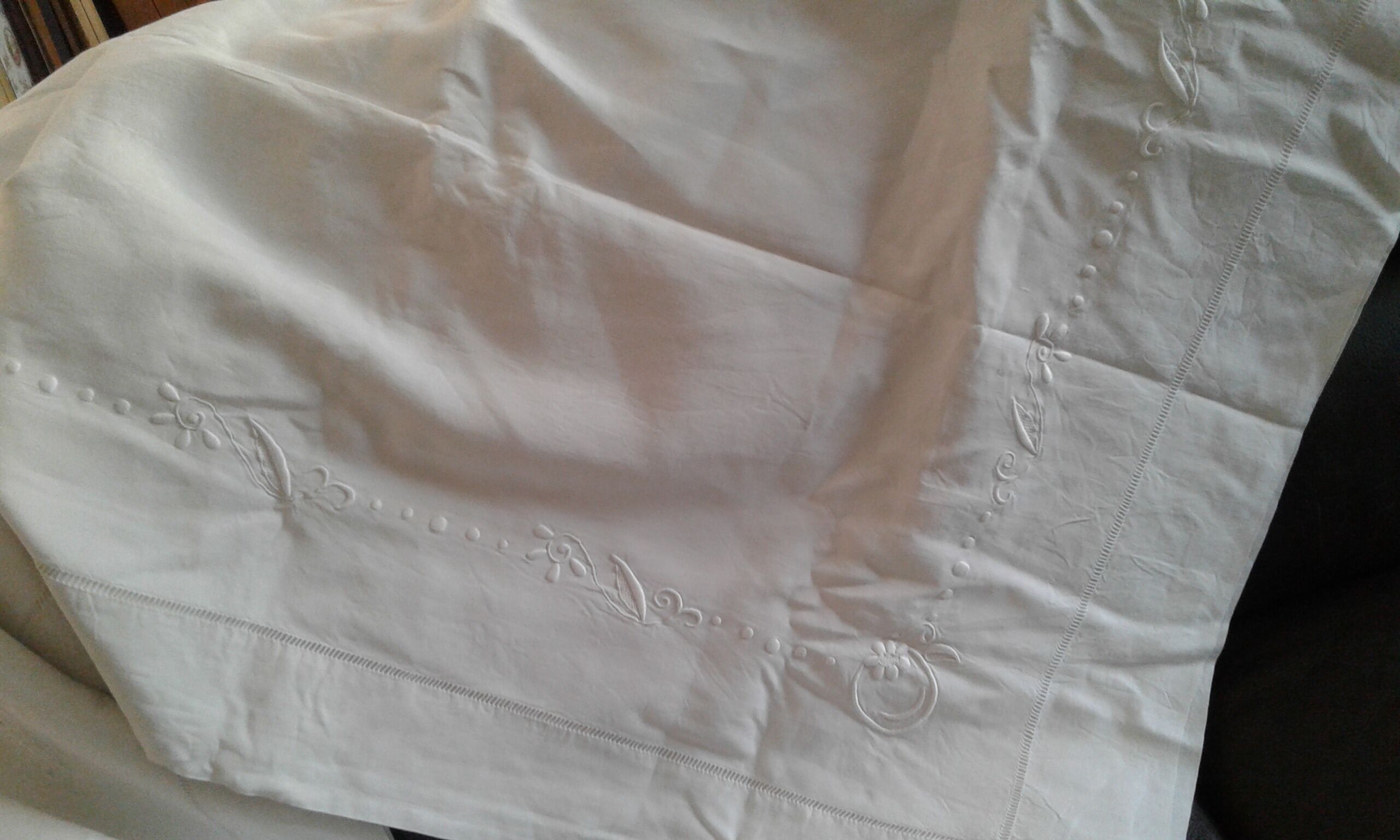 Lin Drap. BC embroidered monogram. Art deco