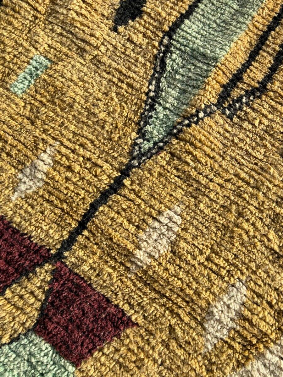 Modern Moroccan Boujad Berber rug in wool