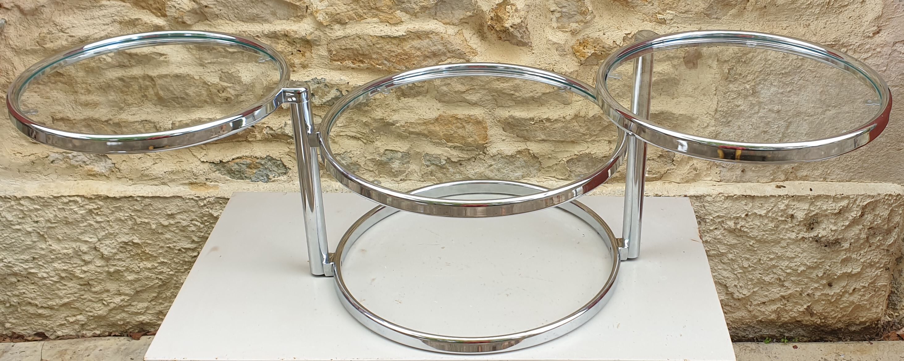 Swivel coffee table