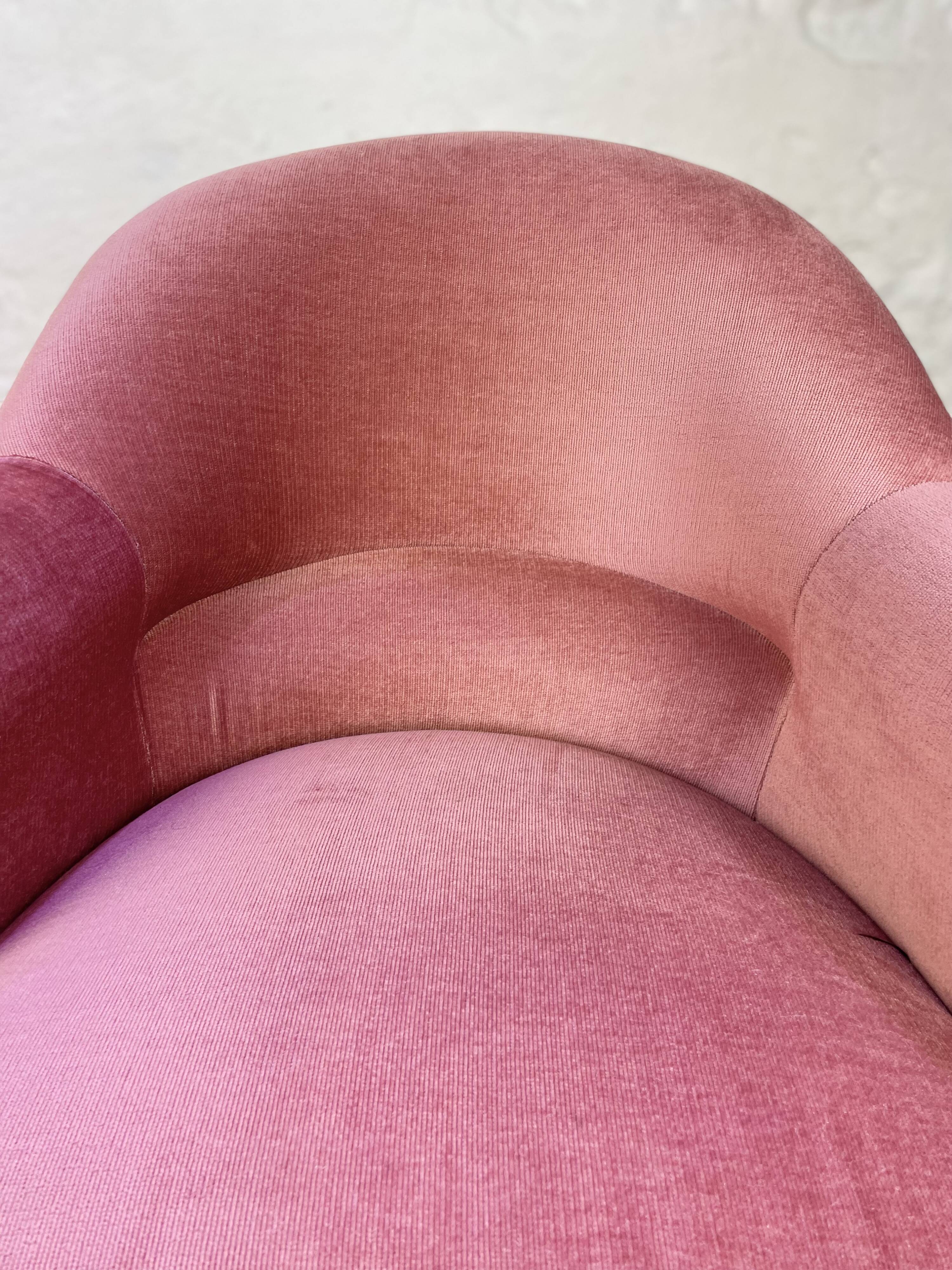 Vintage pink toad armchair