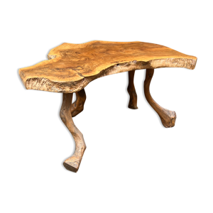 Table basse brutaliste