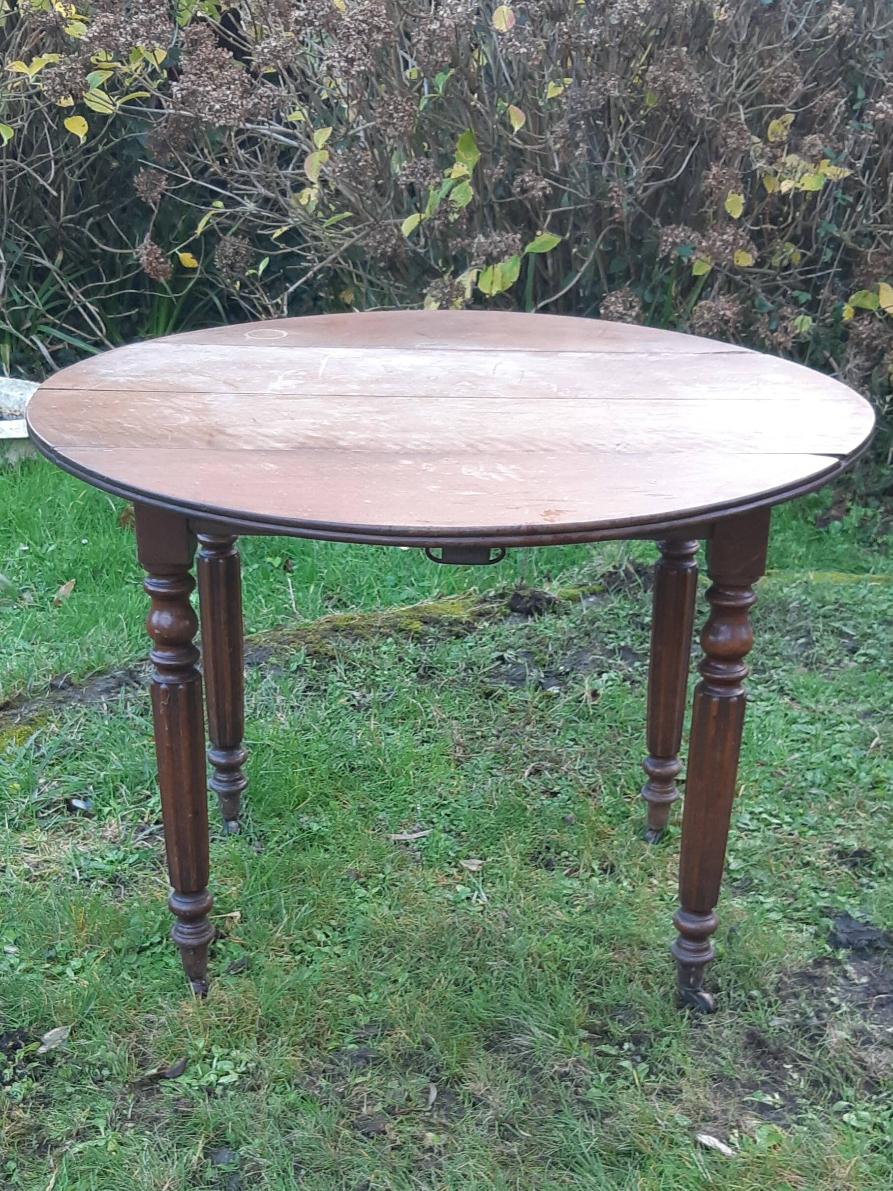 Folding country table