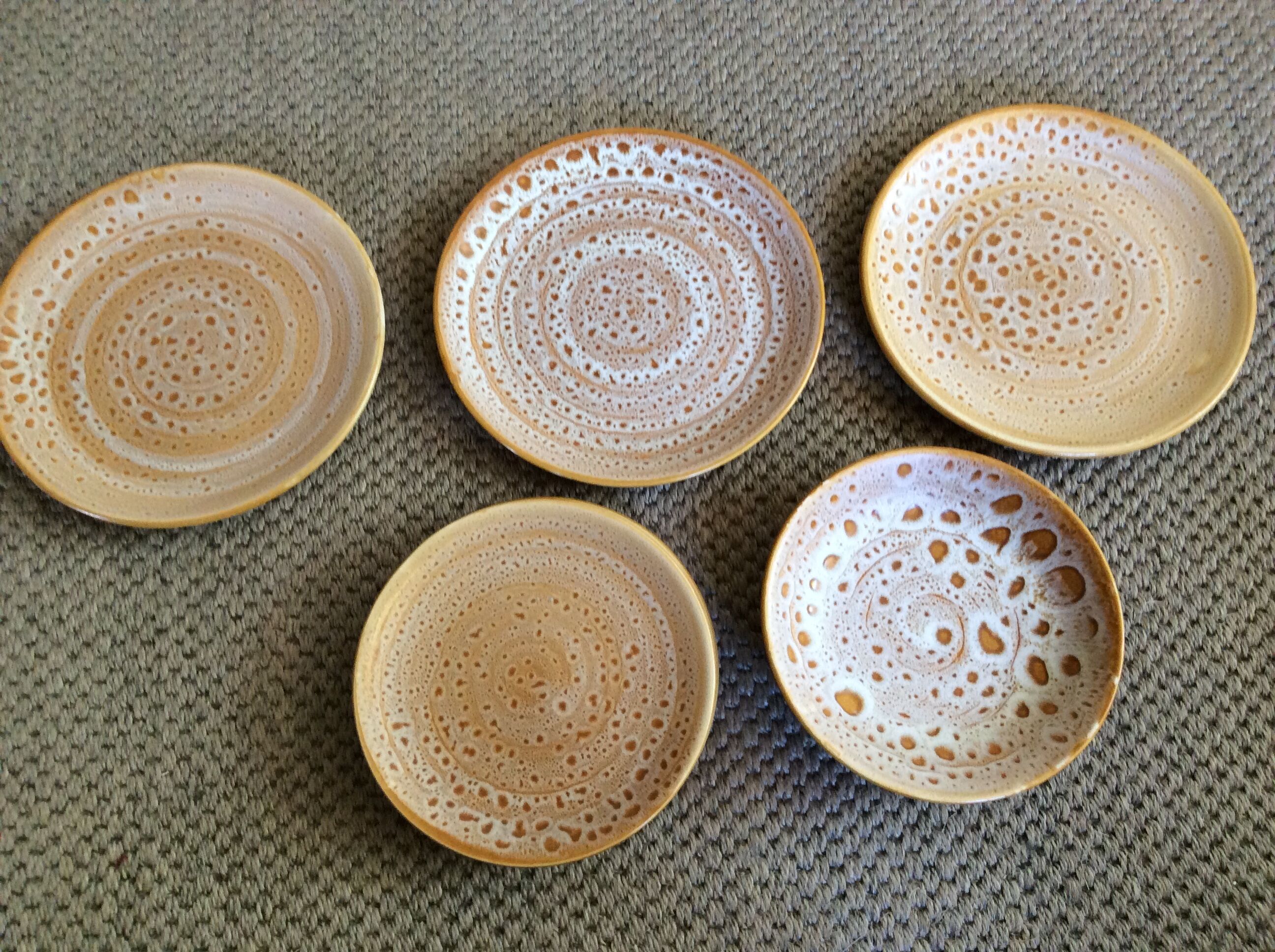 Set of 8 plates