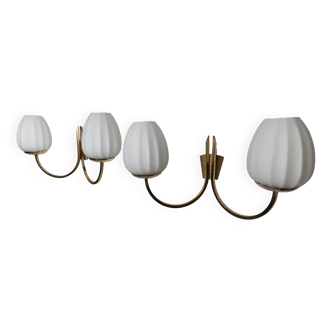 Pair of 1960 opaline and brass wall lights from Italy