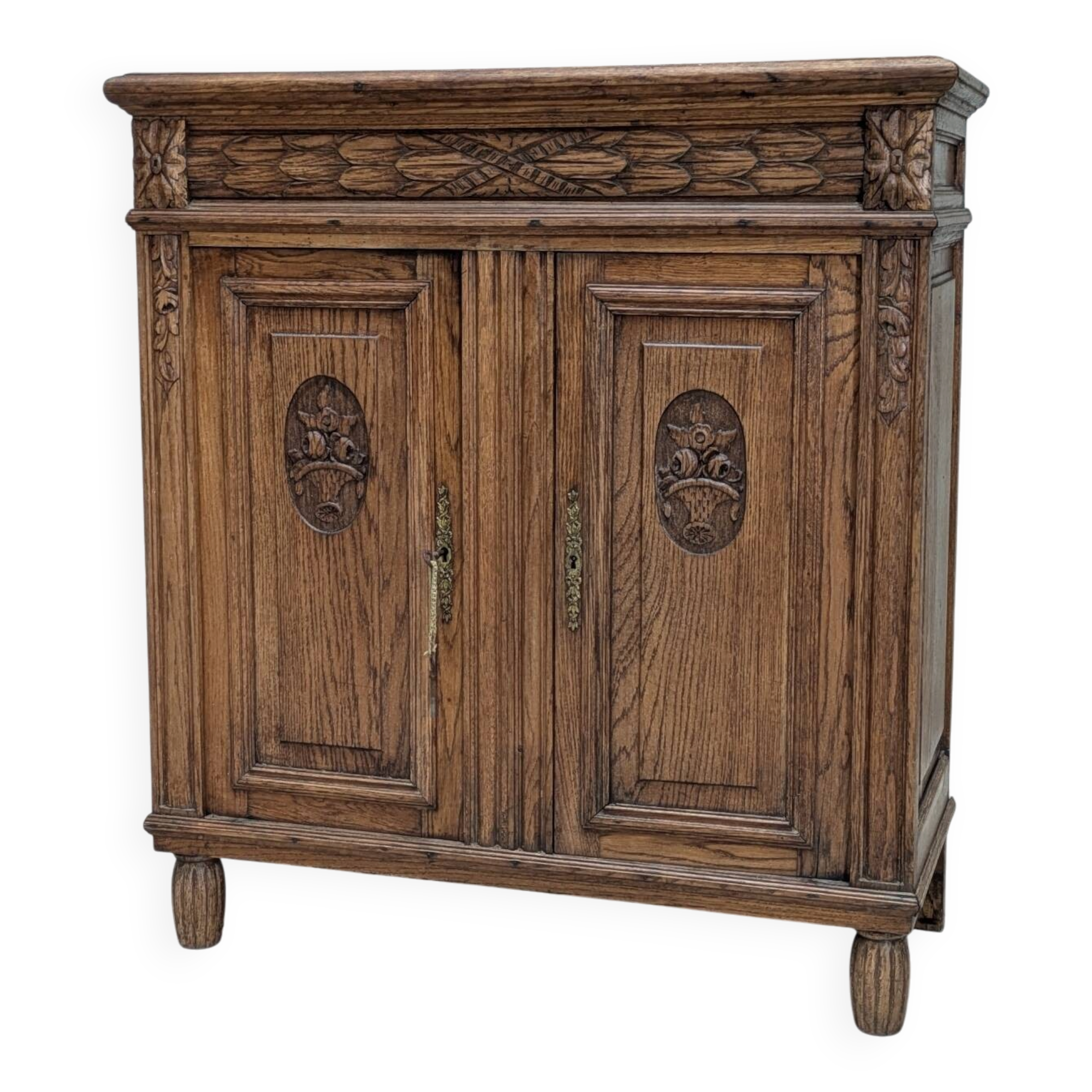 Buffet ancien en chêne