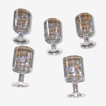 5 anciens verres sur pied décor floral bleu et doré vintage cristal ?