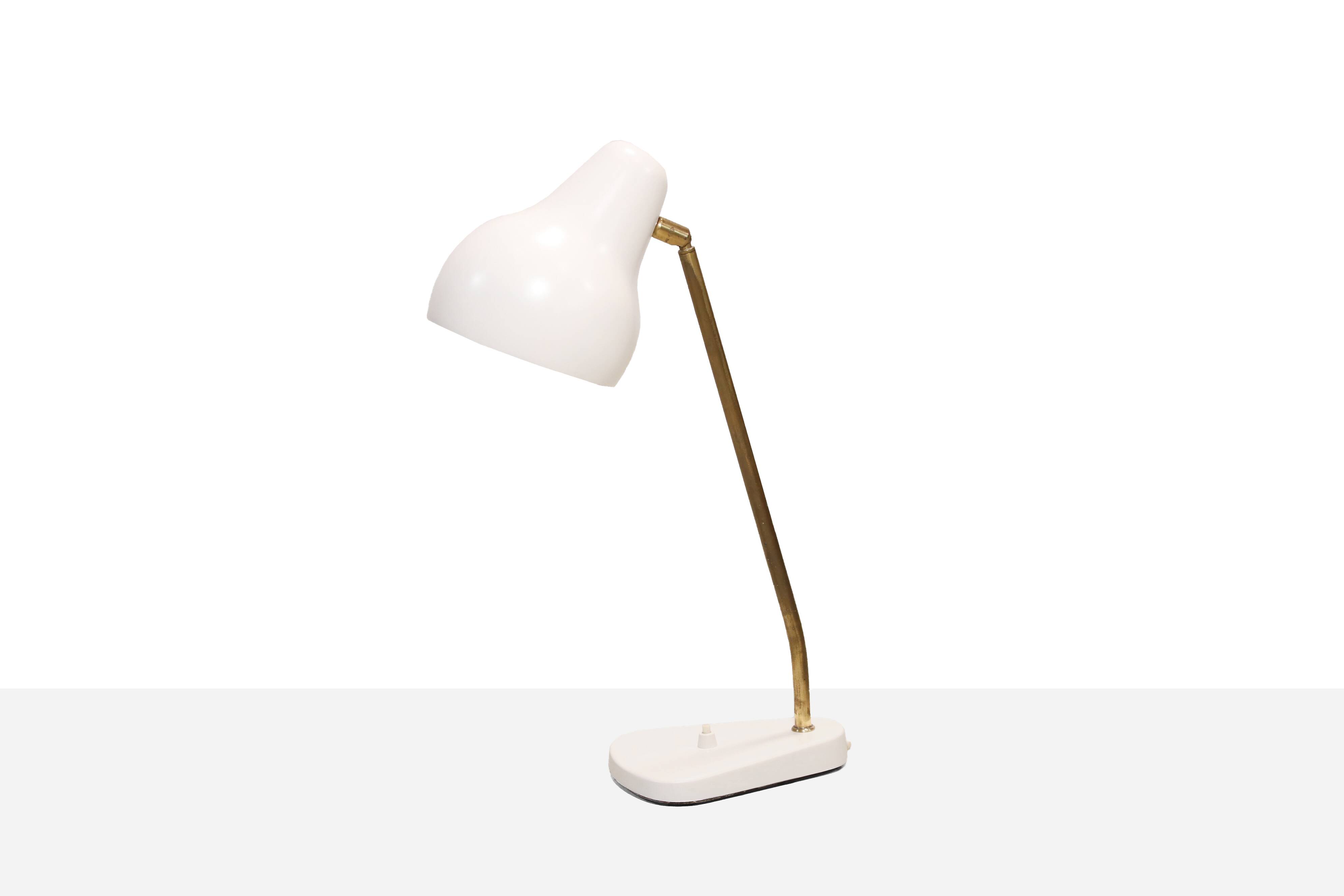 Original vintage Vilhelm Lauritzen VL38 table lamp for Louis Poulsen