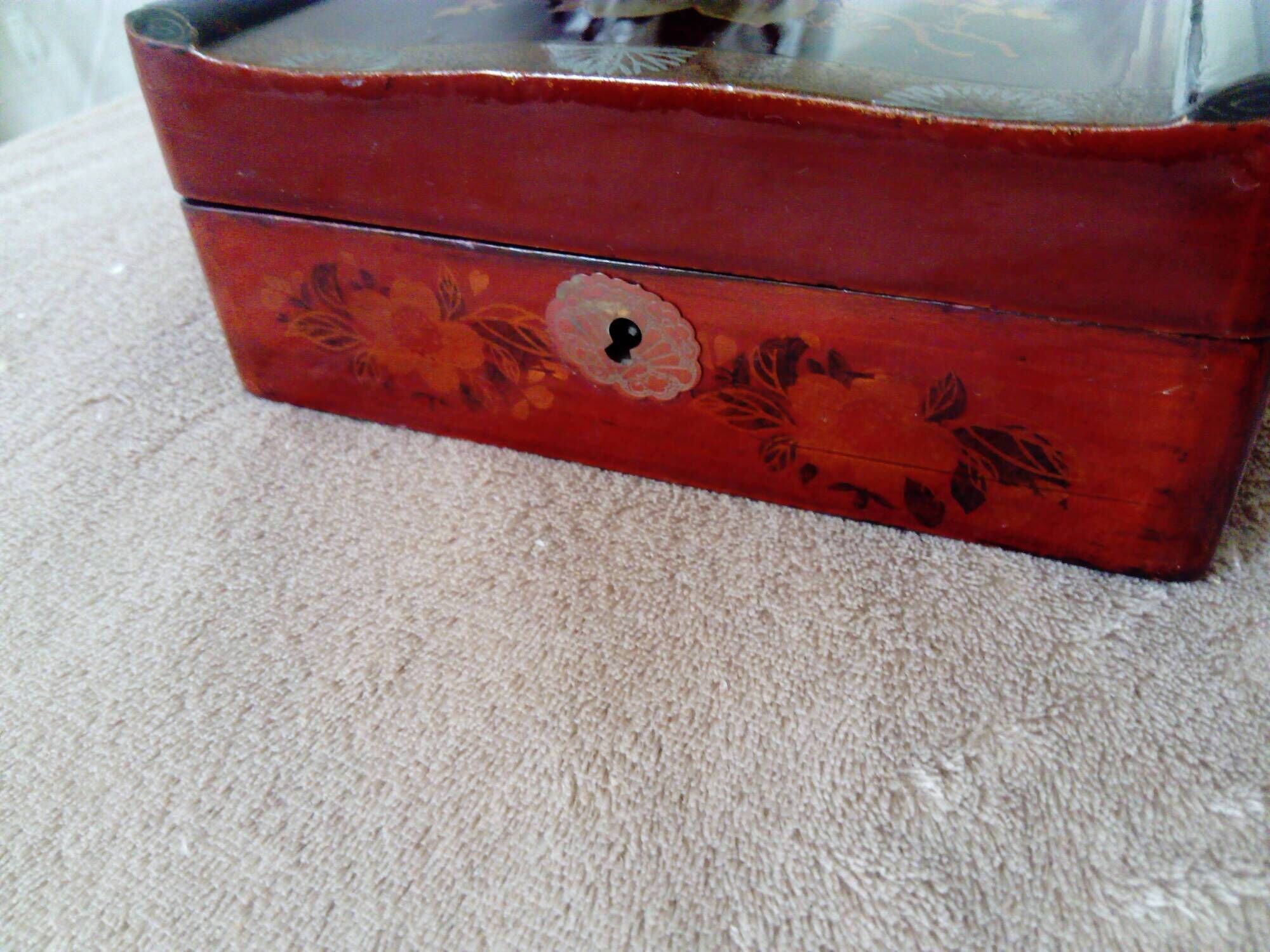 Lacquered wooden jewelry box / box with butterfly and landscape decoration