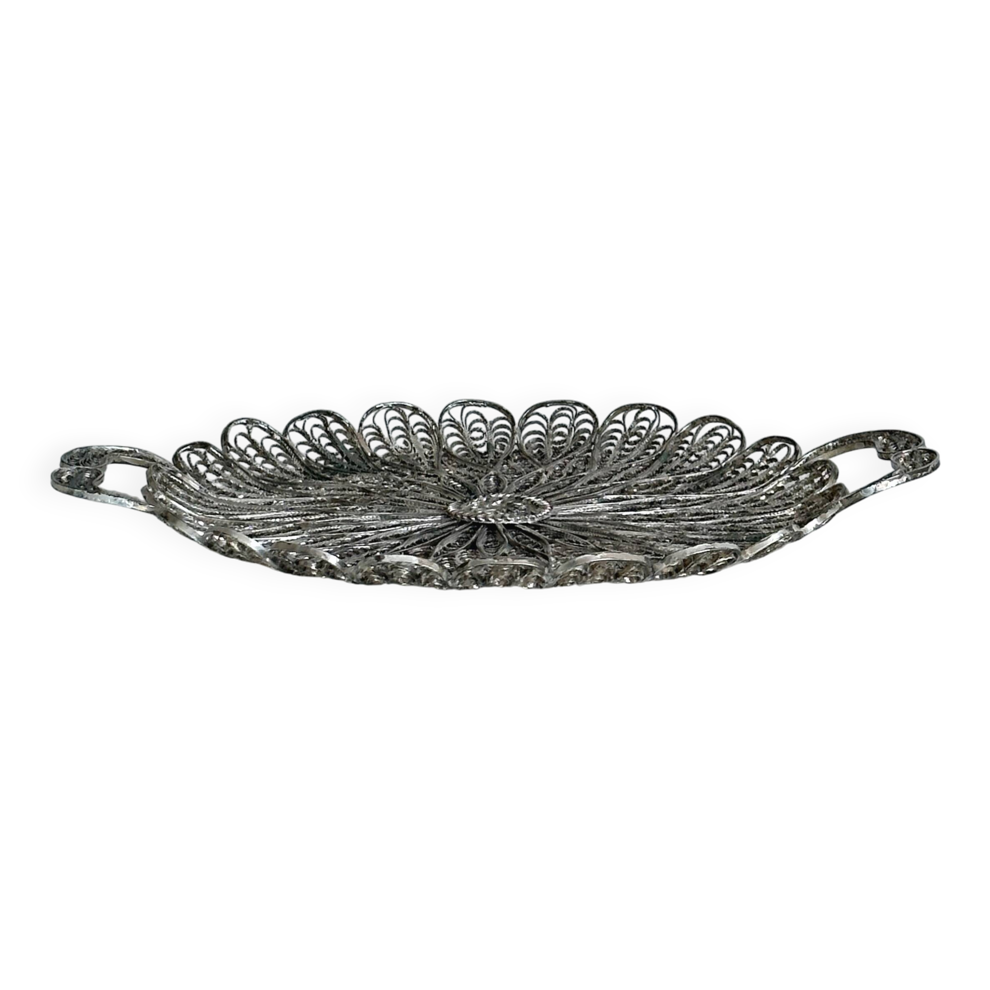 Filigree plateau in silver-plated openwork metal