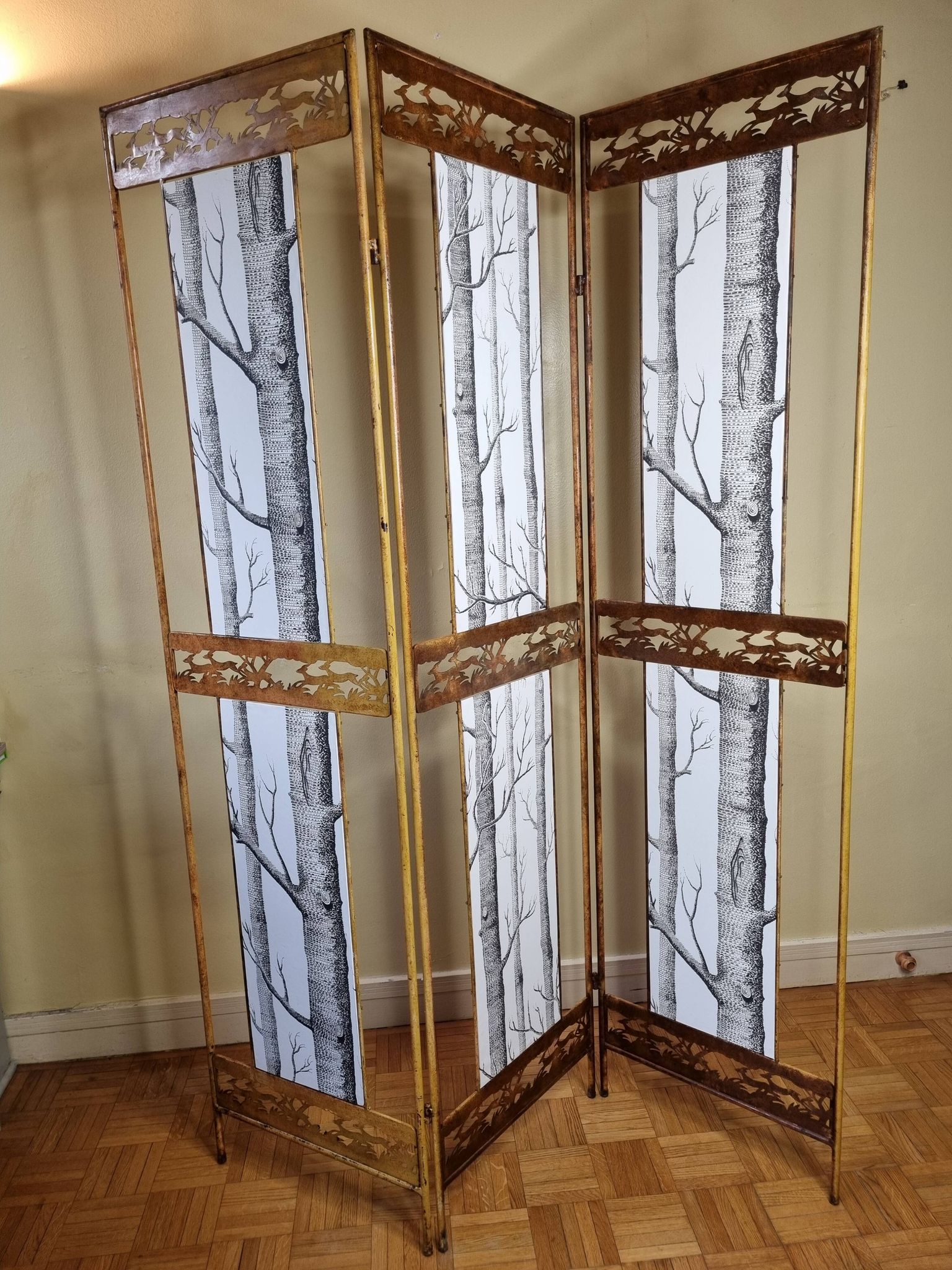 Old restyled metal screen, 3 shutters, 170 cm