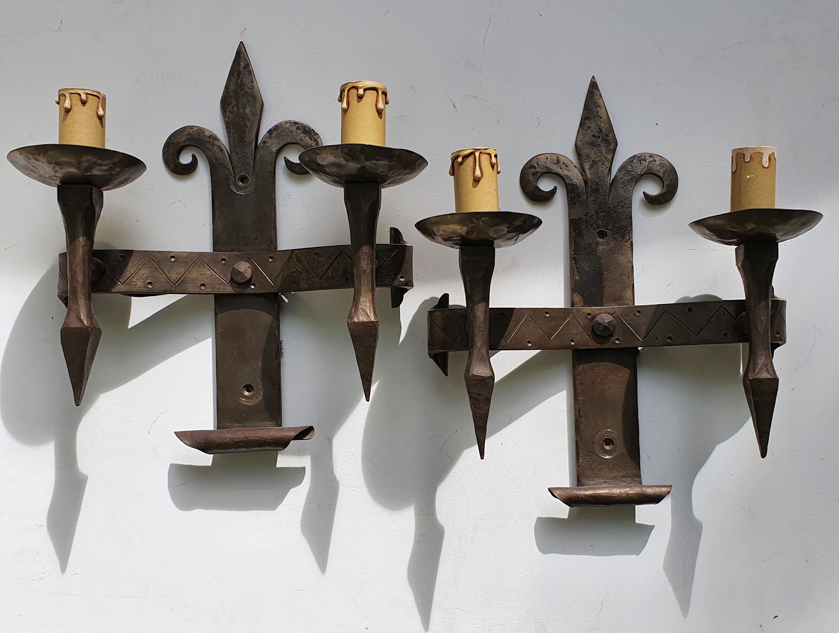 Duo of wrought iron wall lamps Atelier Marolles