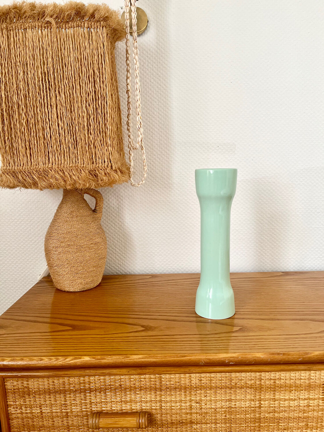 Vase en céramique graphique vert pastel