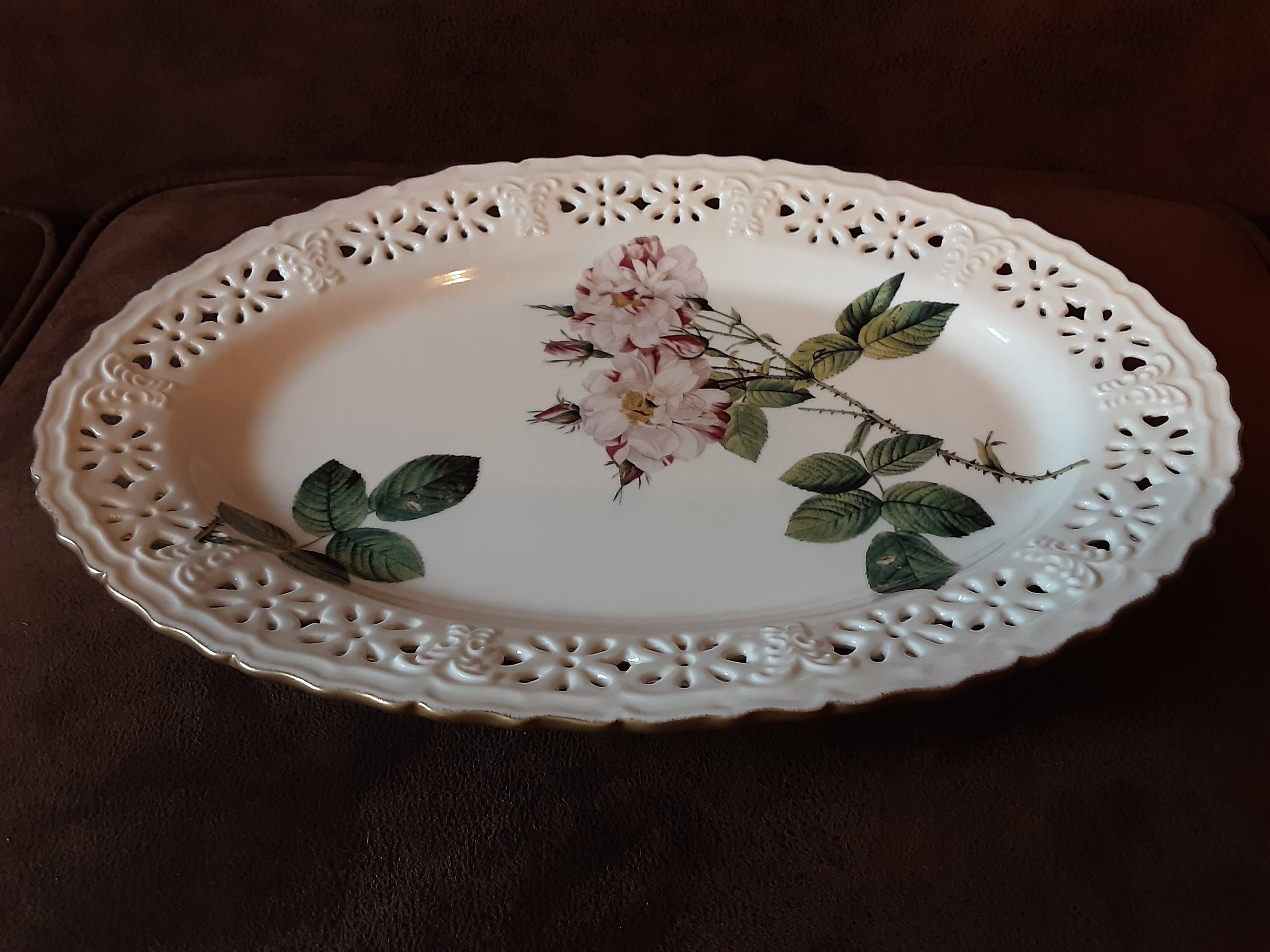 Barbotine style porcelain dish
