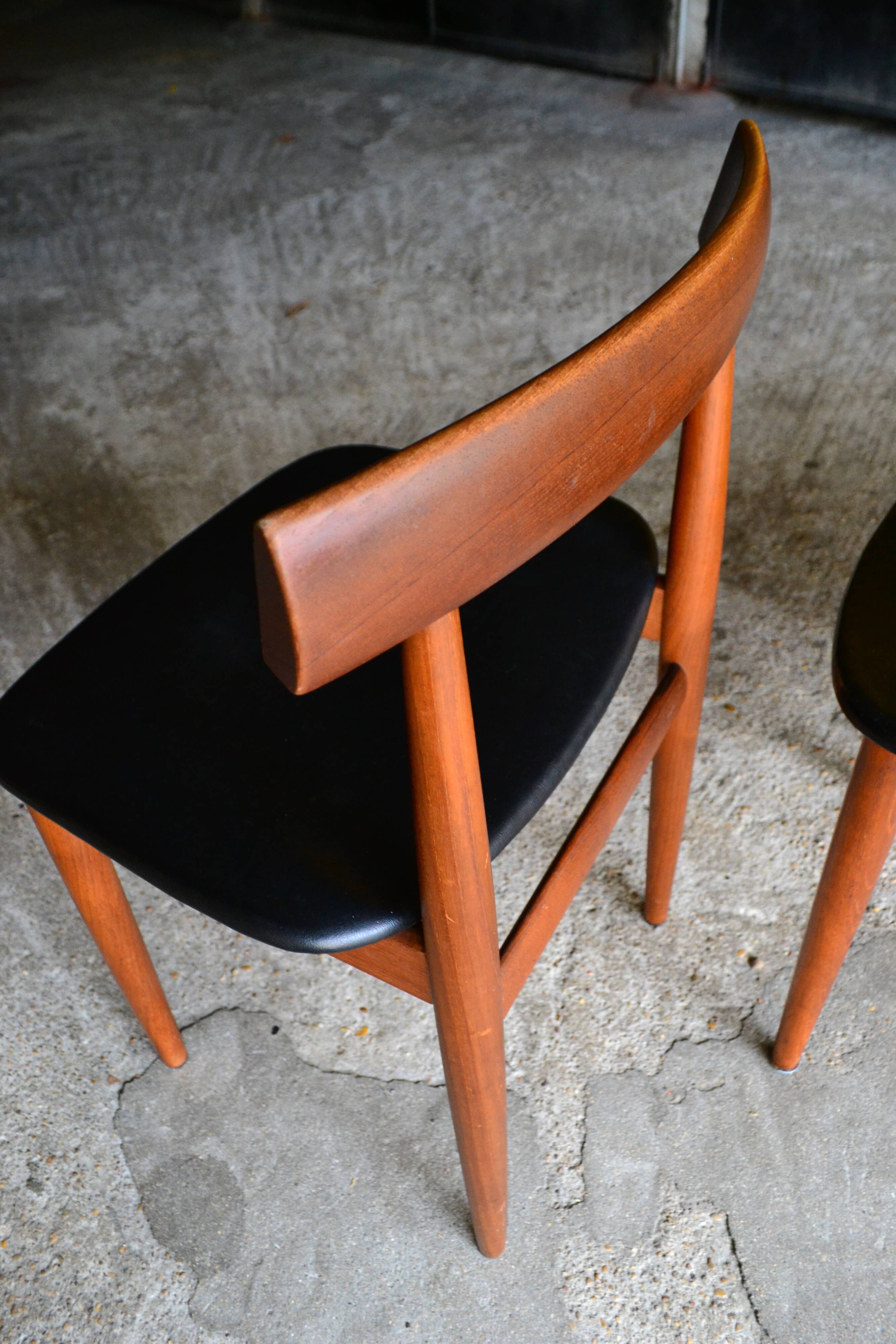 Set of 4 chairs by Hans Olsen for Frem Rojle.