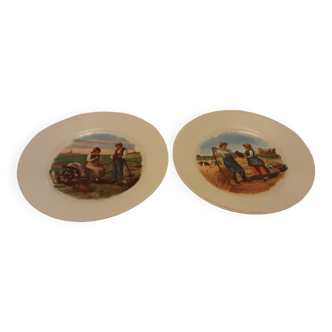 Set of 2 plates in faience