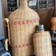 Duo de bouteilles en rotin