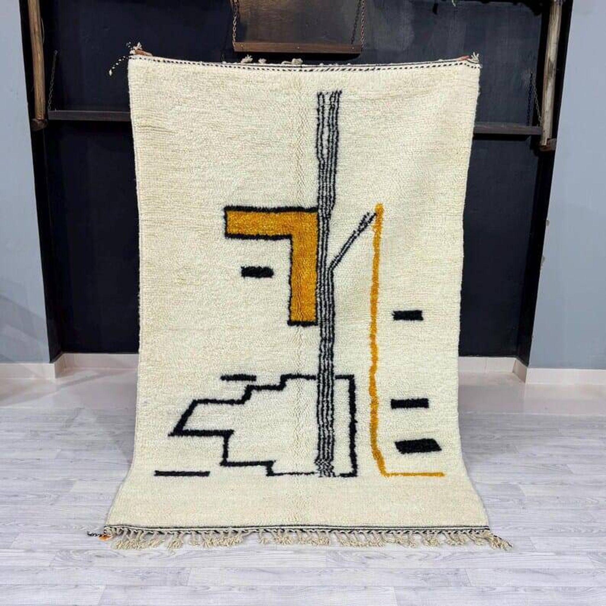 Handmade wool rug size 200 x 300