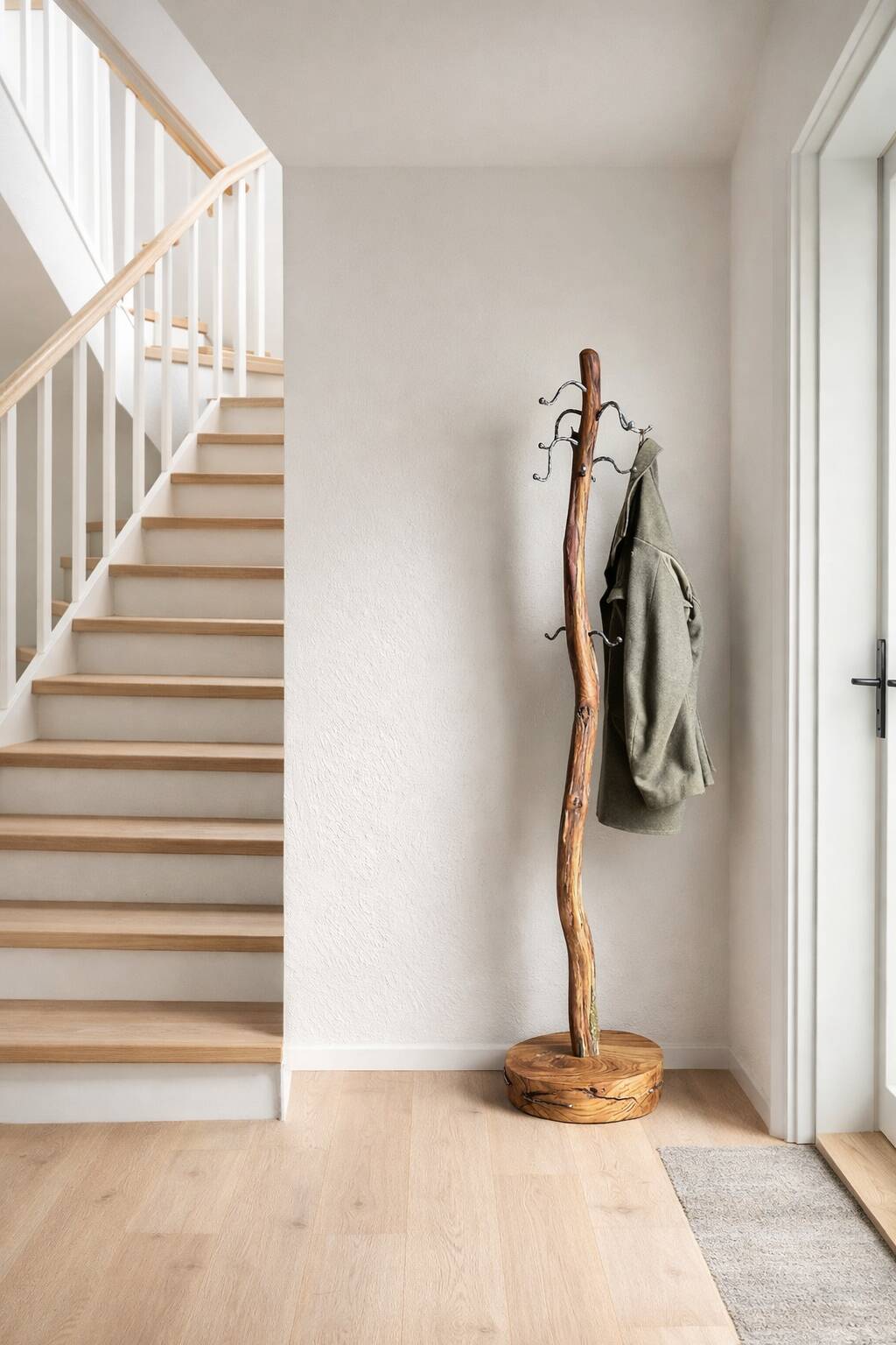 Sculptural coat rack - Oak wood coat rack