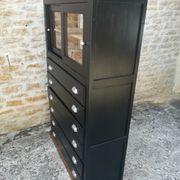 Meuble de métier a tiroirs et portes coulissante
